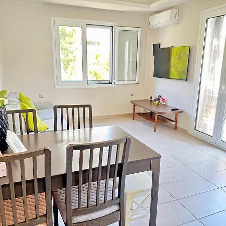 Apartment In Paleo Faliro 5 Mins To Athens